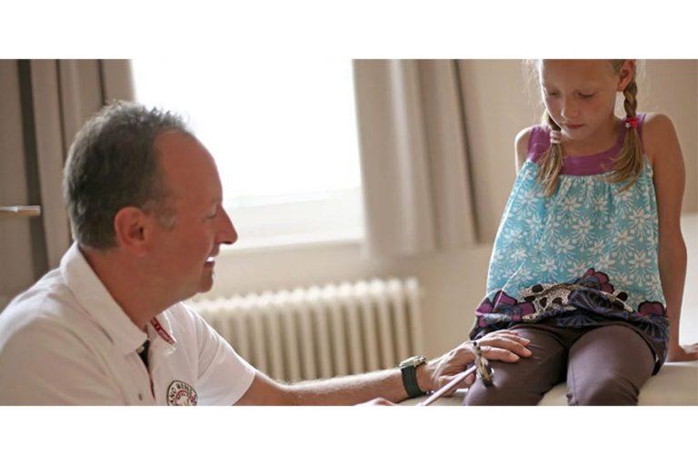 Behandlung Dr Ksinsik Northeim Praxis 768x512